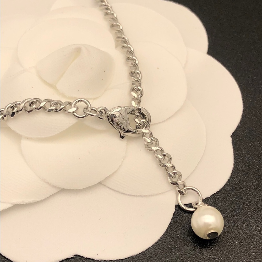 CHANEL Silver Necklace with Pearl and Star Charm - Picture 4 of 8